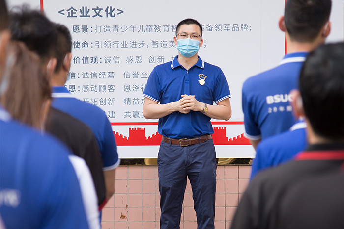 亚洲麻豆AV电影生产总管发言
